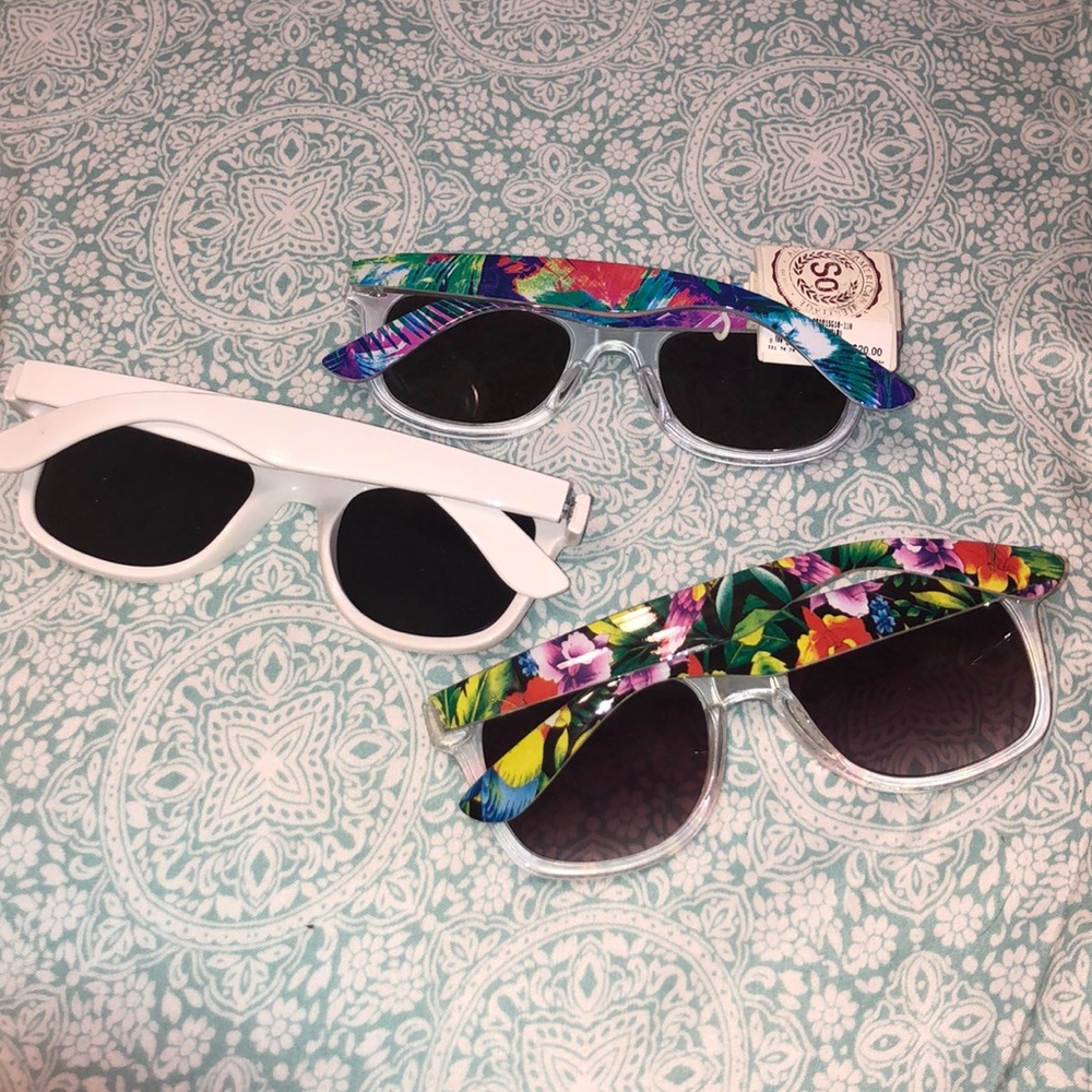 SUNNIES 😎🌞 - Picture 2 of 2